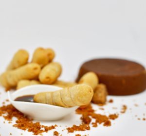 Tequenos tequesan con salsa papelon